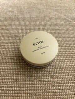 ETVOS ナイトミネラルファンデーションのサムネイル