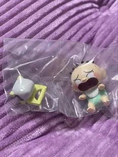 赤ちゃんフィギュアと椅子セット　クレヨンしんちゃん