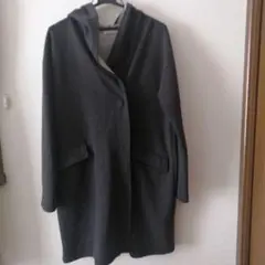 フード付きダークグレー コート