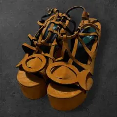 emilio pucci スウェード プラットフォーム サンダル 36のサムネイル