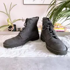 Clarks Originals スエード ブーツ