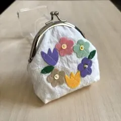 花モチーフがま口財布 ホワイト