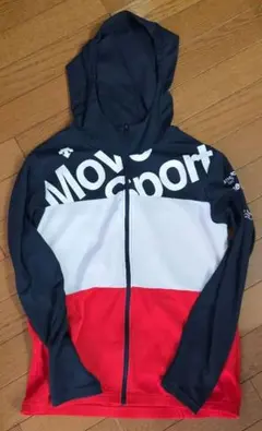 move sports パーカー　M