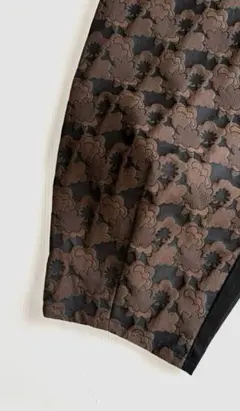 一点一点手作り　osampo オリエンタルなジャガードパンツ　後ろは黒　個性派