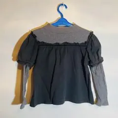 BeBe グレー フリル付き長袖カットソー 130