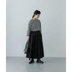 ほぼ未使用　かぐれ　コットンフレアスカート　ブラック　アーバンリサーチのサムネイル