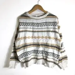 【美品】ヴィンテージ 総柄ニット 幾何学 ホワイト ゆったりシルエット L相当