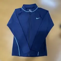 Nikeラッシュガード130