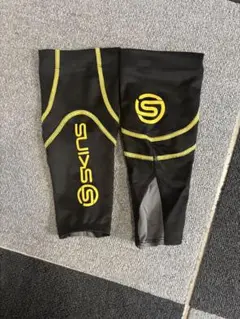 SKINS レッグスリーブ 黒