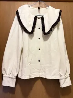 DAZY XL アイボリー フリルシャツ