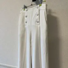 白 ワイドパンツ