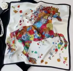 花柄馬デザイン　シルク風 スカーフ 絹スカーフ 上品高級感　お洒落