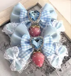 量産型　ヘアリボンピン　ゆめかわ♡空色チェック×ミニリボン×いちご大