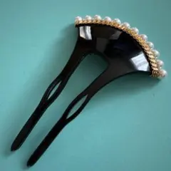 パール装飾の黒いかんざし