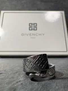 Givenchyリング20号前後