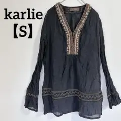 karlie ブラック 刺繍入り長袖シャツ 【S】