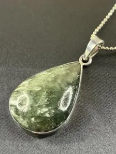 セラフィナイト シルバー ネックレス 天使の羽 天然石 雫型