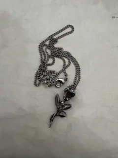 【新品未使用】バラモチーフ シルバーネックレス