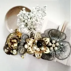 031(⁠✿⁠^⁠‿⁠^⁠)ヘアクリップ　ポニーフック　ブローチ