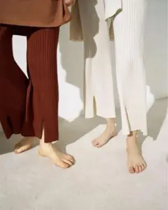 【新品タグ付き】UNIQLO ×MAME 3Dリブ フロントスリット パンツ