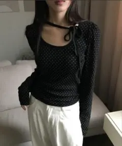 ドットロングスリーブUネックTシャツのサムネイル