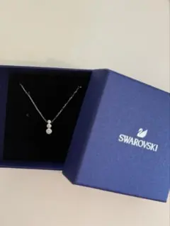 Swarovski シンプルペンダントネックレス　3連ネックレス