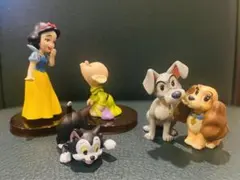ディズニー ワールドコレクタブルフィギュア　わんわん物語 白雪姫 フィガロ