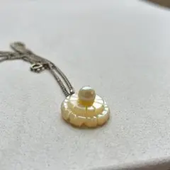 ヴィンテージ　マザーオブパール　花　彫刻　ネックレス　パール　昭和レトロ
