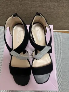 【新品】Mode et Jacomo サンダル23.5㎝　黒のサムネイル