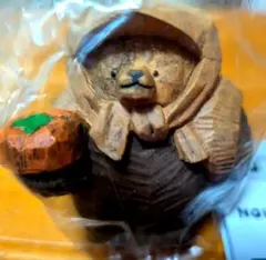 たかはたまさお 木彫り風 FIGURE COLLECTION 柿どうぞ熊　ガチャ