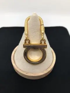Salvatore Ferragamo フェラガモ ガンチーニ キーホルダー
