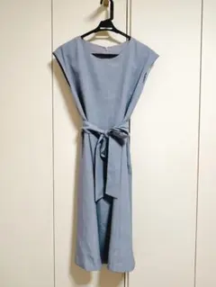 ホワイトジョーラ　ノースリーブワンピースのサムネイル