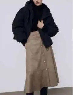 ZARA ザラ　フェイクスエード　フロントボタン　フレア　スカート　ミディアムのサムネイル