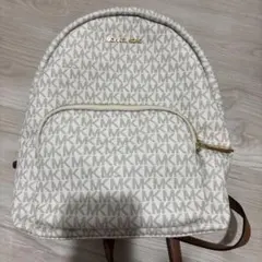 即購入⭕)【タグ付】MICHAEL KORS モノグラムバックパック - メルカリ