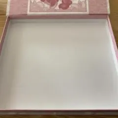 東京ディズニーシー　ファンタジースプリングスホテル　お菓子空き箱