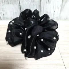 パール　ブラック　ヘアクリップ　アクセサリー　フリル　大きめ