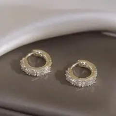 ゴールド フープピアス クリスタル装飾