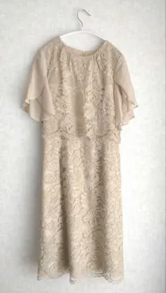 パーティードレス DRESS＋ Mサイズ ベージュ 美品