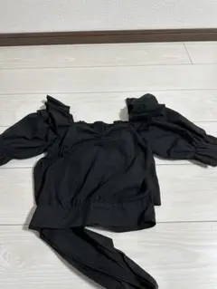 GRL ブラック オフショルダー 半袖 トップス