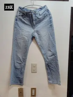 Item thumbnail for item 14edf2be-ed40-4f09-b8a4-ccd2a22765fd