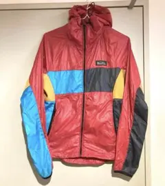 マナスタッシュ　パッカブル　ジャンパー　赤　ナイロンジャケット　マウンテンパーカのサムネイル
