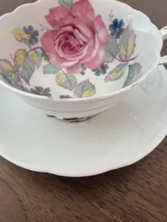 リモージュ 暈しハンドペイント 花柄陶器カップとソーサーセット
