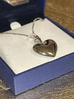 SWAROVSKI ハート型ペンダント ネックレス