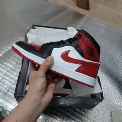 Nike Air Jordan 1 赤黒白 ハイカット