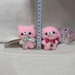 ピンクのくまとうさぎのぬいぐるみ