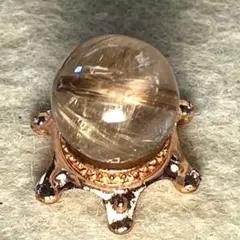 金運最強の天然石　タイチン ゴールド ルチルクォーツ　ミニスフィア　台座付き