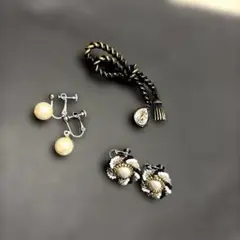ギリギリ価格。ブローチハンドメイドパール黒白ゴールドビーズイヤリング３点セット