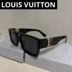 確実正規品LOUIS VUITTONルイヴィトン サングラス LVロゴ ブラックのサムネイル
