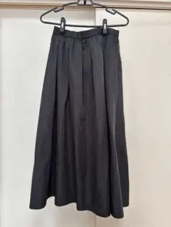 新品タグ付きプラステ　タフタロングスカート　黒 サイズMのサムネイル