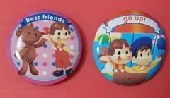 レトロなペコちゃんミニミニ缶バッジ 2個 Best friends go up!